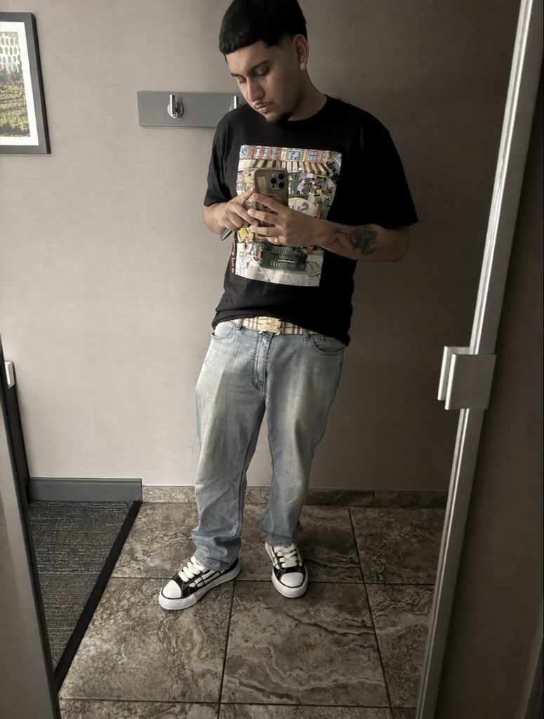 titos1k's tweet photo. hype me up like an egirl https://t.co/z9VHvTG6n1
