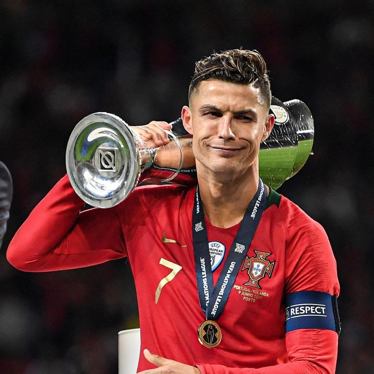 theMadridZone's tweet photo. 🇵🇹 PORTUGAL BEFORE CRISTIANO RONALDO:
🏆 0 trophies
🥈 1× EURO runner-up

🇵🇹 PORTUGAL WITH CRISTIANO RONALDO:
🏆 EURO 2016
🏆 2× UEFA Nations League

🤫 https://t.co/ZguWku1tEI