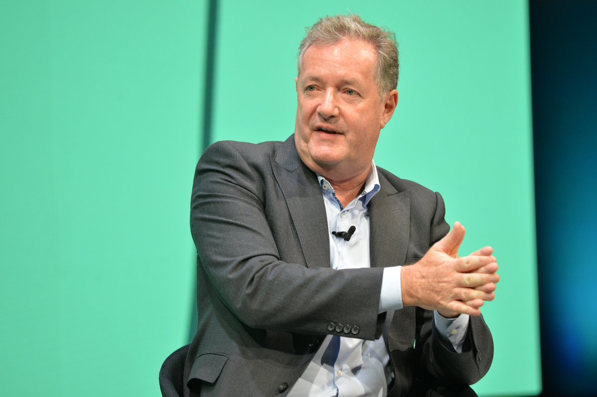 ArielipilloPlus's tweet photo. 🚨📷Piers Morgan sobre la salida de Cristiano Ronaldo de la selección portuguesa: 

"Han faltado al respeto al único hombre que hizo relevante a su nación y le dio a la selección portuguesa aficionados". 

"Es el mejor jugador de todos los tiempos y hay que respetarlo, aunque su carrera esté llegando a su fin. Todos los trofeos que Portugal tiene ahora son gracias a Cristiano y, después de hoy, cerca del 80% de los aficionados dejarán de apoyarlos". 

"En cuanto a Jorge Jesus, vino, aún no ha ganado nada, pero está faltando al respeto al mejor de todos los tiempos". 

"¿Jorge Jesus llamando a Ronaldo para qué? ¿Para faltarle al respeto o qué?".