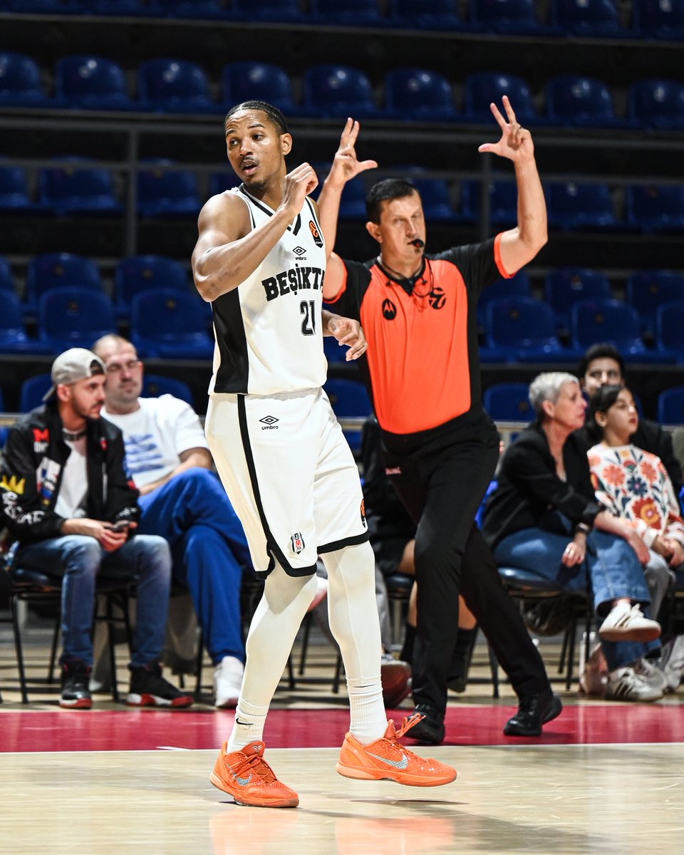 BJK_Basketbol's tweet photo. AB, geceye imzasını attı. ✍️

MVP performansı: 20 sayı, 24 VP, 6/7 üçlük. 😮‍💨 https://t.co/D5F6BUEzYF