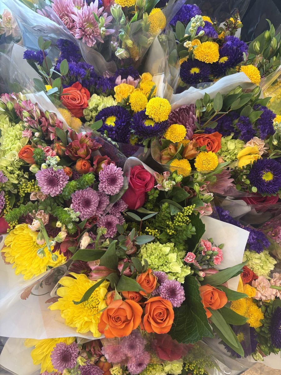 majestyylover's tweet photo. can you buy me bouquet 💐🥺 please? #nsfwtwt #wataa #findom https://t.co/THRQlX3KTN