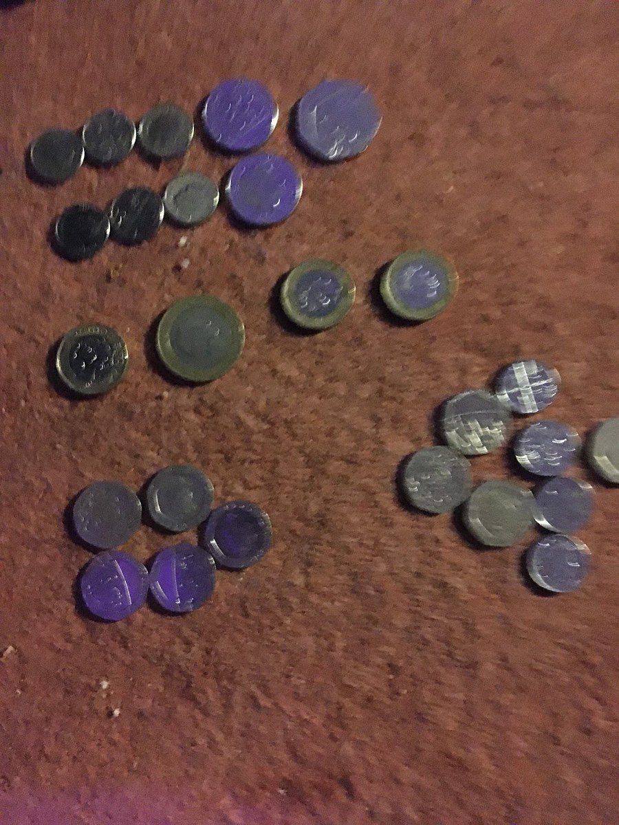 honkinglog's tweet photo. maxed out my overdraft so buying beer with change found around my room #flourishing https://t.co/K7lWr2AW4V