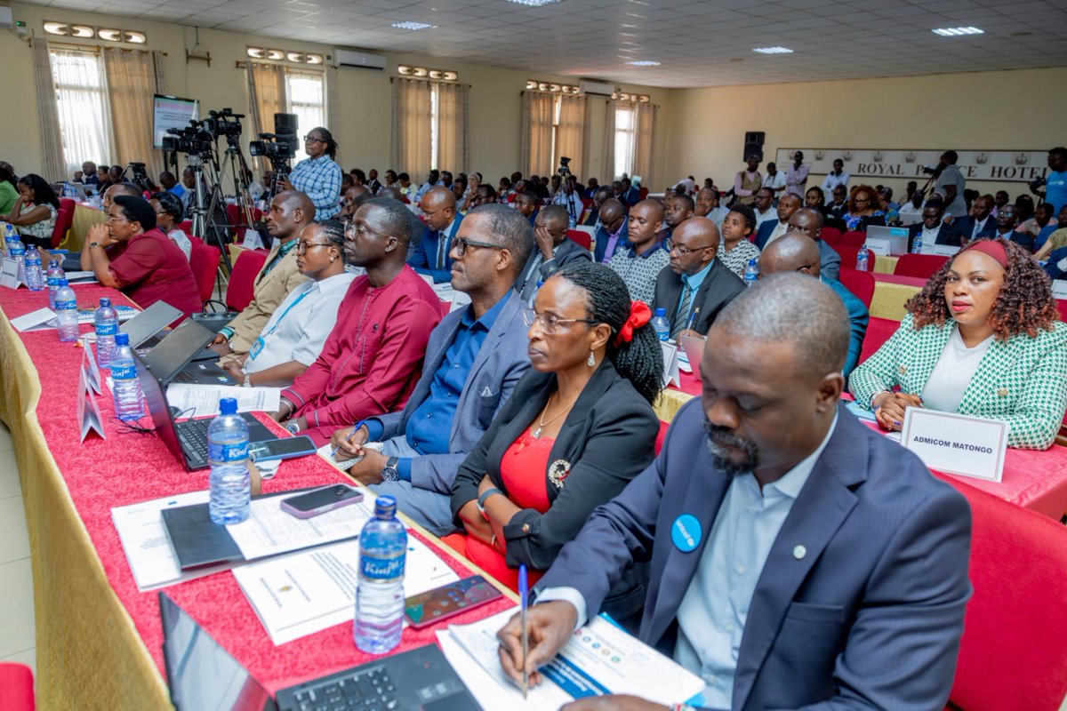 OPDD_Burundi's tweet photo. Dans son discours, SE @Burundi1stLady a souligné que ce centre pilote de DPE à Kayanza doit progressivement être approprié par les structures nationales, provinciales et communautaires, avec des ressources humaines, financières et techniques intégrées aux mécanismes existants. https://t.co/jjcJUdBgZg