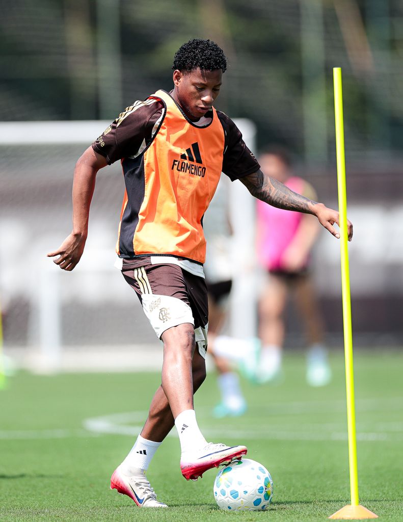 flamengandorj's tweet photo. Flamengo treina, nesta quarta (30), no Ninho do Urubu. https://t.co/QCw1hD0oZH