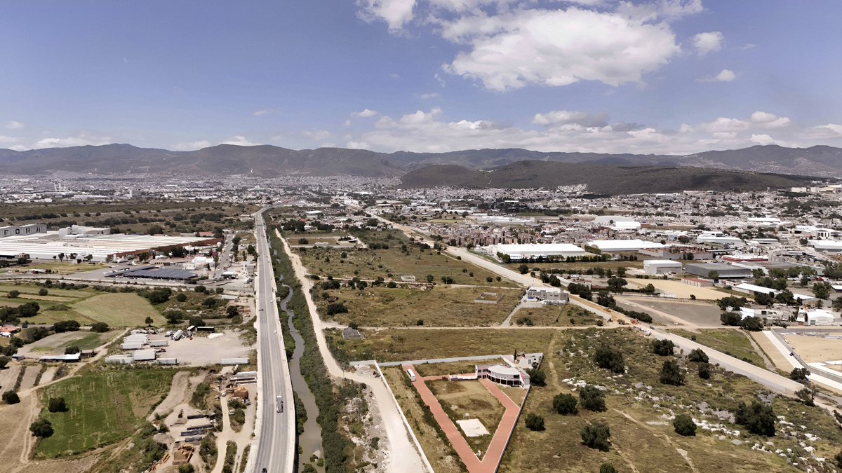 RevistaLideresP's tweet photo. #Podecobi Reserva #Zapotlán representa inversión, empleo y nuevas oportunidades para Hidalgo: Miguel Tello 

● Conectividad y planeación fortalecen el desarrollo del polo industrial en la región
 https://t.co/0Id0dwMcUv https://t.co/BU24j3Oynl