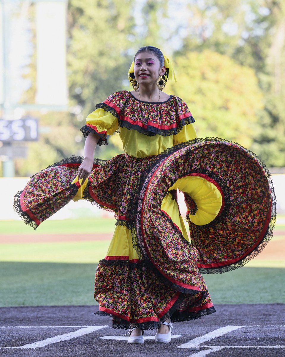 MonarcasBeisbol's tweet photo. Our colors. Our community. Our familia. 🦋⚾️ 

Somos Monarcas! https://t.co/TZ2R2IA8JU