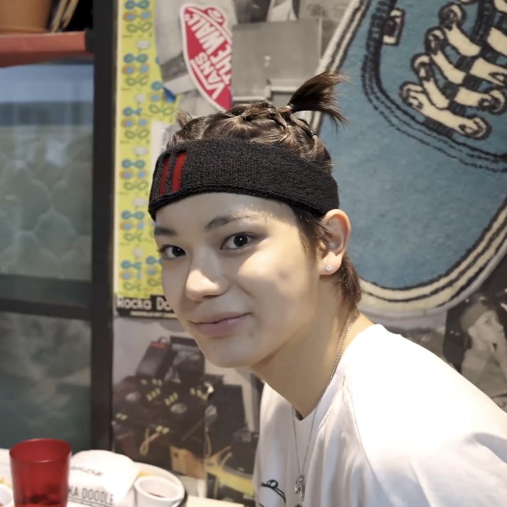 meme_4sho's tweet photo. Ohyul looked so cute with these two pigtails 😭🤏🤏 https://t.co/RvyAteSKbD