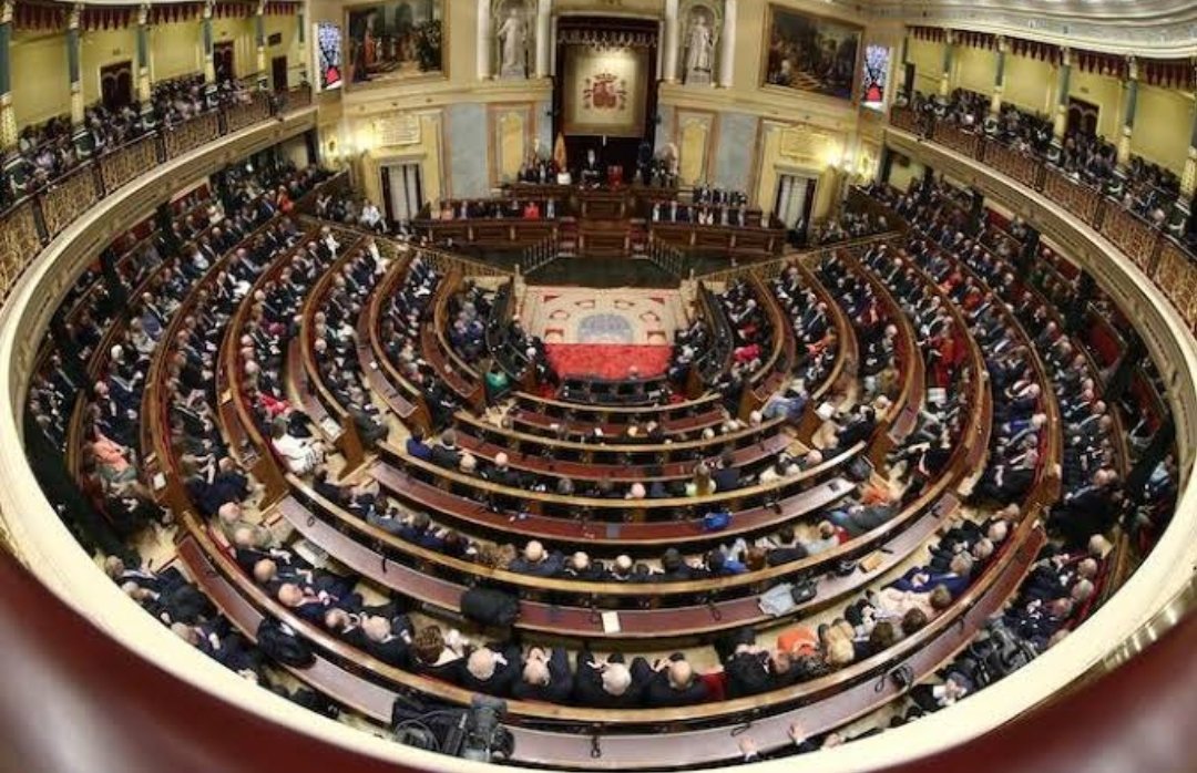 akhbarbladie's tweet photo. 🚨🚨...مجلس الشيوخ الإسباني🇪🇦 بأغلبية الحزب الشعبي أفرغ قانون جنسية الصحراويين المولودين قبل 1977. النص الأصلي منح تجنيسا مباشرا بلا إقامة، لكن اللجنة حولته لمجرد تقليص مدة الإقامة إلى سنتين عوض 10 سنوات. قرار يتماشى مع دعم مدريد للحكم الذاتي🇲🇦 منذ 2022، والكلمة الأخيرة للنواب. https://t.co/CjeR3nzJOJ