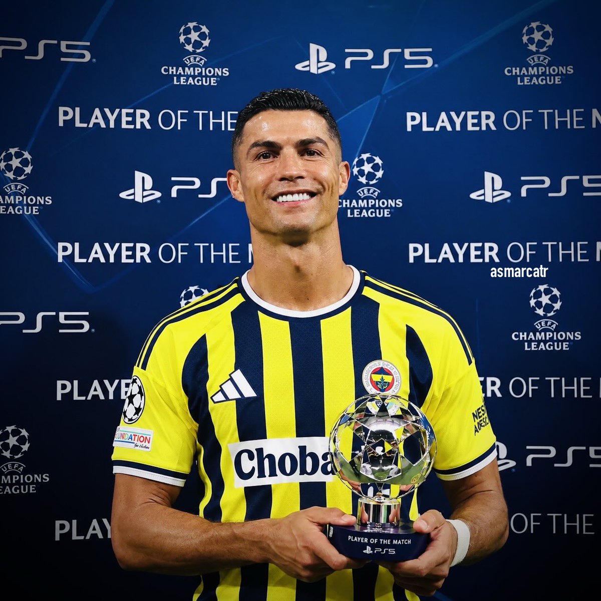 asmarcatr's tweet photo. 🔥🔥🔥 SON DAKİKA - ASRIN BOMBASI:

💣 “Jorge Jesus’tan intikam almak isteyen Cristiano Ronaldo devre arasında Fenerbahçe’ye transfer olarak Jesus’un orada kazanamadığı şampiyonluğu kazanıp onu kudurtmak istiyor hatta çoktan Fenerbahçe hocası İsmail Kartal ile bir görüşme bile gerçekleştirdi.

🧠 Kartal’ın agresif hücum futbolunu çok beğenen Ronaldo, böylece 1000. golüne de Fenerbahçe ile rahatça ulaşacağını düşünüyor.” (@ojogo)
