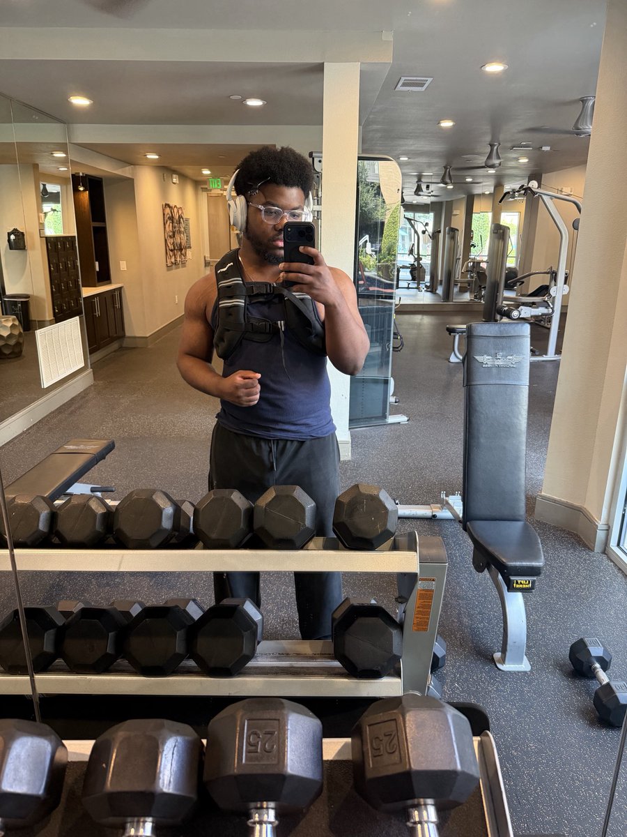 NiumFPS's tweet photo. 🧩 https://t.co/SaLx5ESUDZ