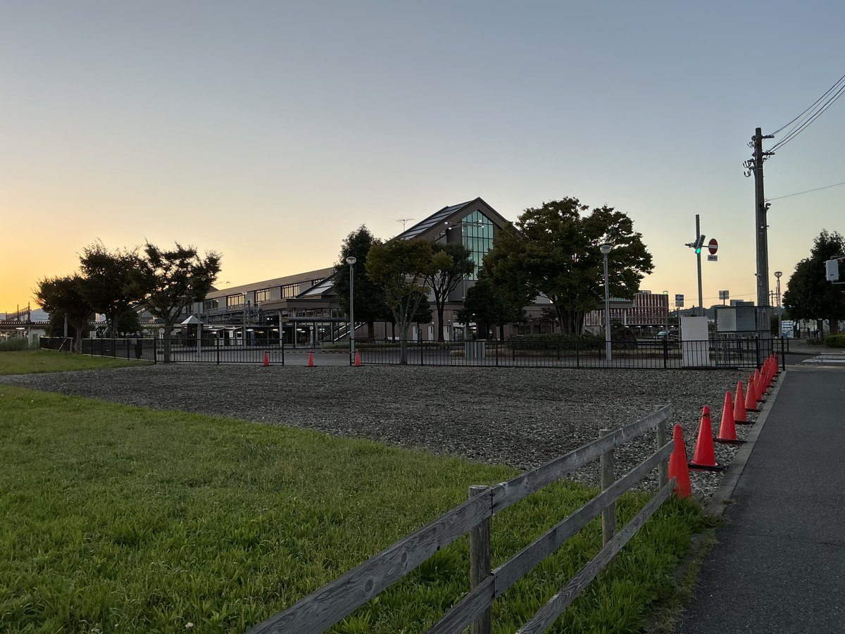 tw4791's tweet photo. あら
新津駅西口のリパークが無くなっている！ https://t.co/kkvISL8q6z