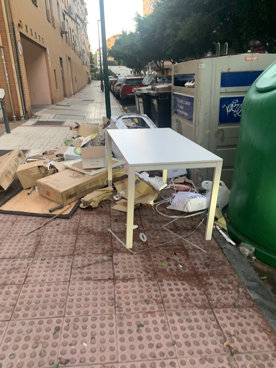 YououttaknowR's tweet photo. @101tvMalaga Los barrios, ¡mejor que nunca! https://t.co/avTdC1IuTG