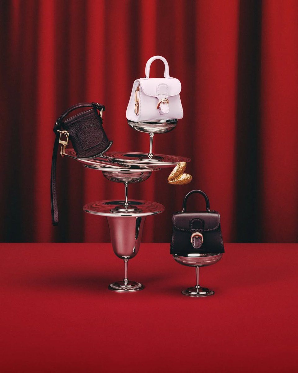 alejandro_1ak's tweet photo. Our Brillant Charms and Pin Mini Bucket serve as the table's most charming highlights. https://t.co/11fYvusFpH
