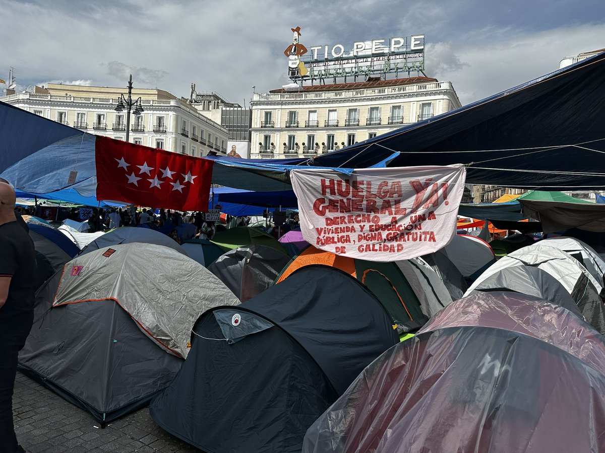EL_ESPINAL's tweet photo. VUELVEN LAS ACAMPADAS A SOL: 15 AÑOS DESPUÉS, MADRID REVIVE EL MOVIMIENTO QUE DIO ORIGEN A PODEMOS

Hace 15 años se convocaron las acampadas en la Puerta del Sol, en el centro de Madrid. De aquel movimiento surgió Podemos, una formación política de izquierda

¿Qué opinas? https://t.co/ofc04HdYP9