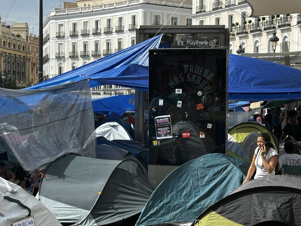 EL_ESPINAL's tweet photo. VUELVEN LAS ACAMPADAS A SOL: 15 AÑOS DESPUÉS, MADRID REVIVE EL MOVIMIENTO QUE DIO ORIGEN A PODEMOS

Hace 15 años se convocaron las acampadas en la Puerta del Sol, en el centro de Madrid. De aquel movimiento surgió Podemos, una formación política de izquierda

¿Qué opinas? https://t.co/ofc04HdYP9