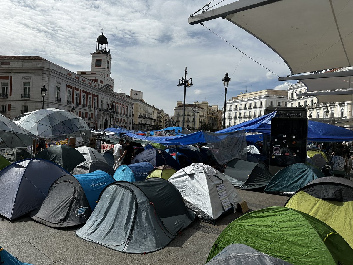 EL_ESPINAL's tweet photo. VUELVEN LAS ACAMPADAS A SOL: 15 AÑOS DESPUÉS, MADRID REVIVE EL MOVIMIENTO QUE DIO ORIGEN A PODEMOS

Hace 15 años se convocaron las acampadas en la Puerta del Sol, en el centro de Madrid. De aquel movimiento surgió Podemos, una formación política de izquierda

¿Qué opinas? https://t.co/ofc04HdYP9