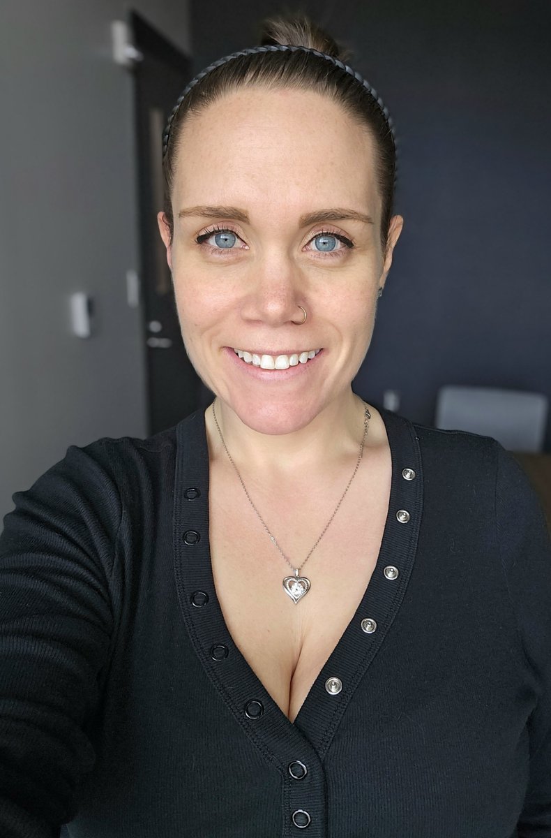 ashley_duffany's tweet photo. Today was an ass day, but here's me pretending it wasn't 😂🫠 https://t.co/RxsEOPeGT3