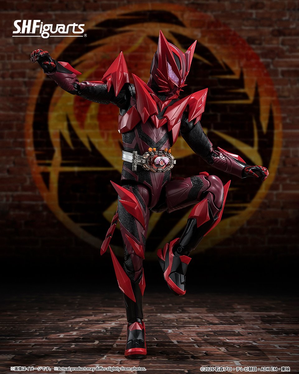 t_features's tweet photo. 【10月1日(木)16時一般予約解禁】

「S.H.Figuarts 仮面ライダーマオウ」
2027年3月発売予定
📋商品詳細→ https://t.co/4hsATEjYHF

猫をモチーフとした造形を細かく再現し、特徴的な赤のカラーリングも再現！左右各2種の交換用手首パーツや交換用ライドエグズが付属！
#t_shf #仮面ライダーマイス https://t.co/RURVHGkZzz