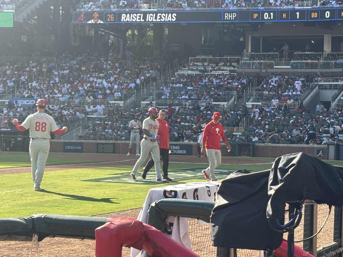 JClarkNBCS's tweet photo. It looks like Edmundo Sosa is in tears, heading to the dugout, leaving the game. https://t.co/1PiYVZWHFf