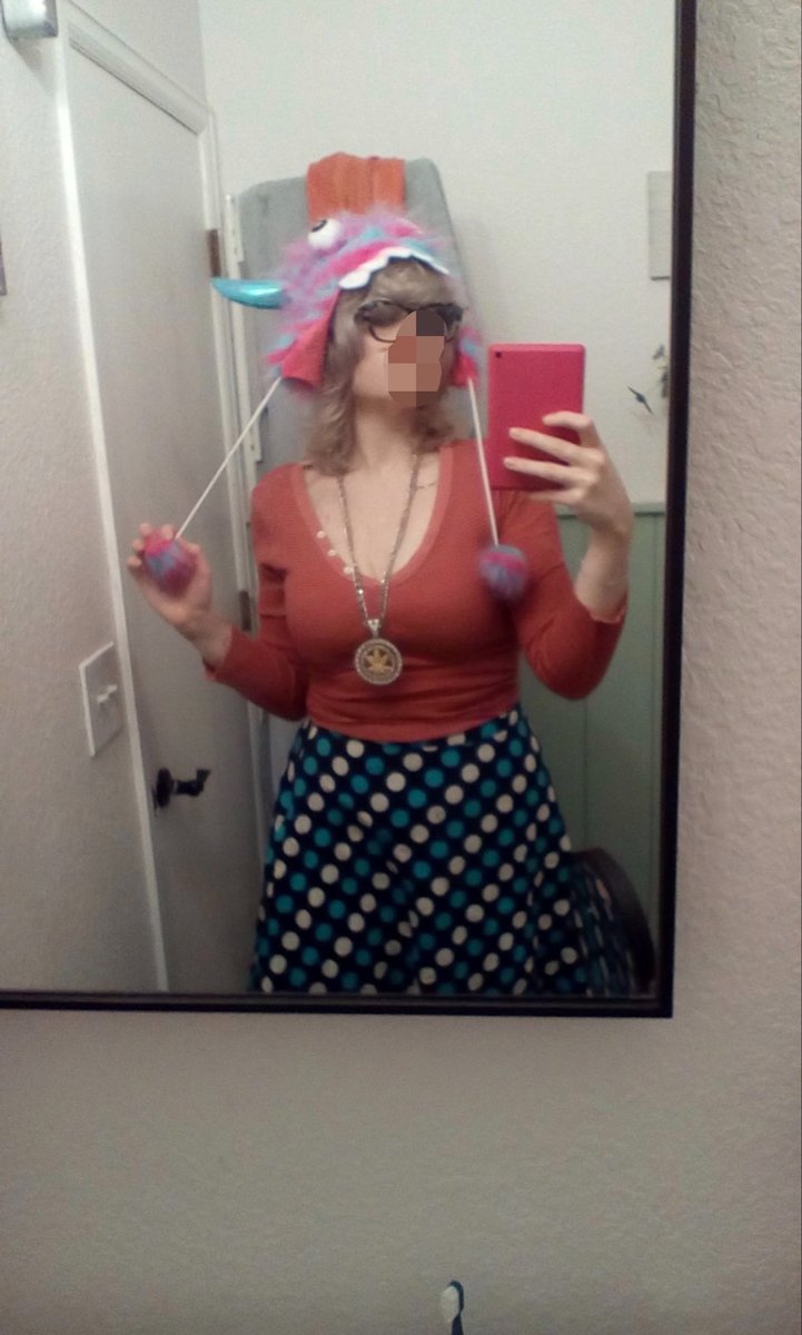 mar1af1y's tweet photo. i feel so ugly today i tried to dress cute but im still fat asf 😝 https://t.co/k537ZtnnA0