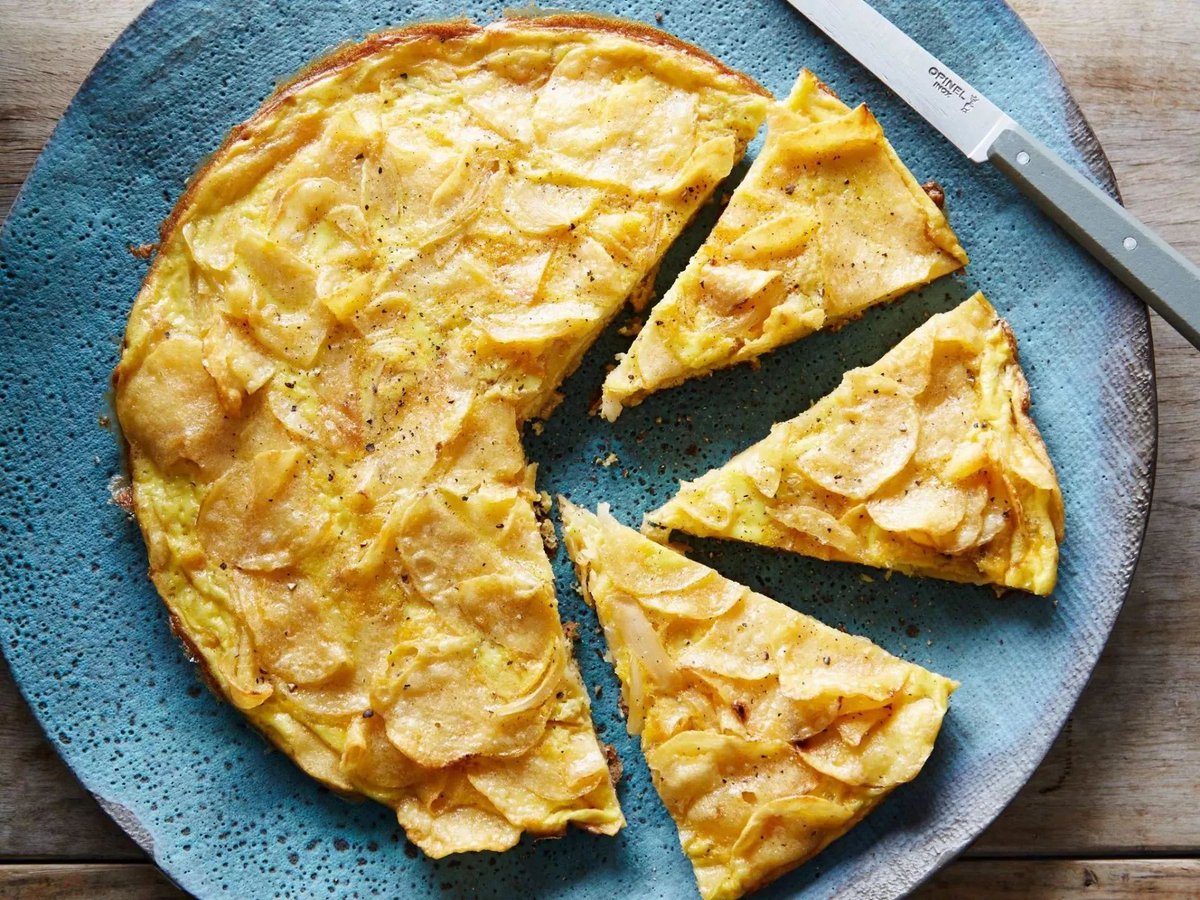ZoeyCarltofpd's tweet photo. Hoy en familia, risas, una tortilla de patatas casera y noches que se guardan en el corazón. https://t.co/qBOr0UfLA9
