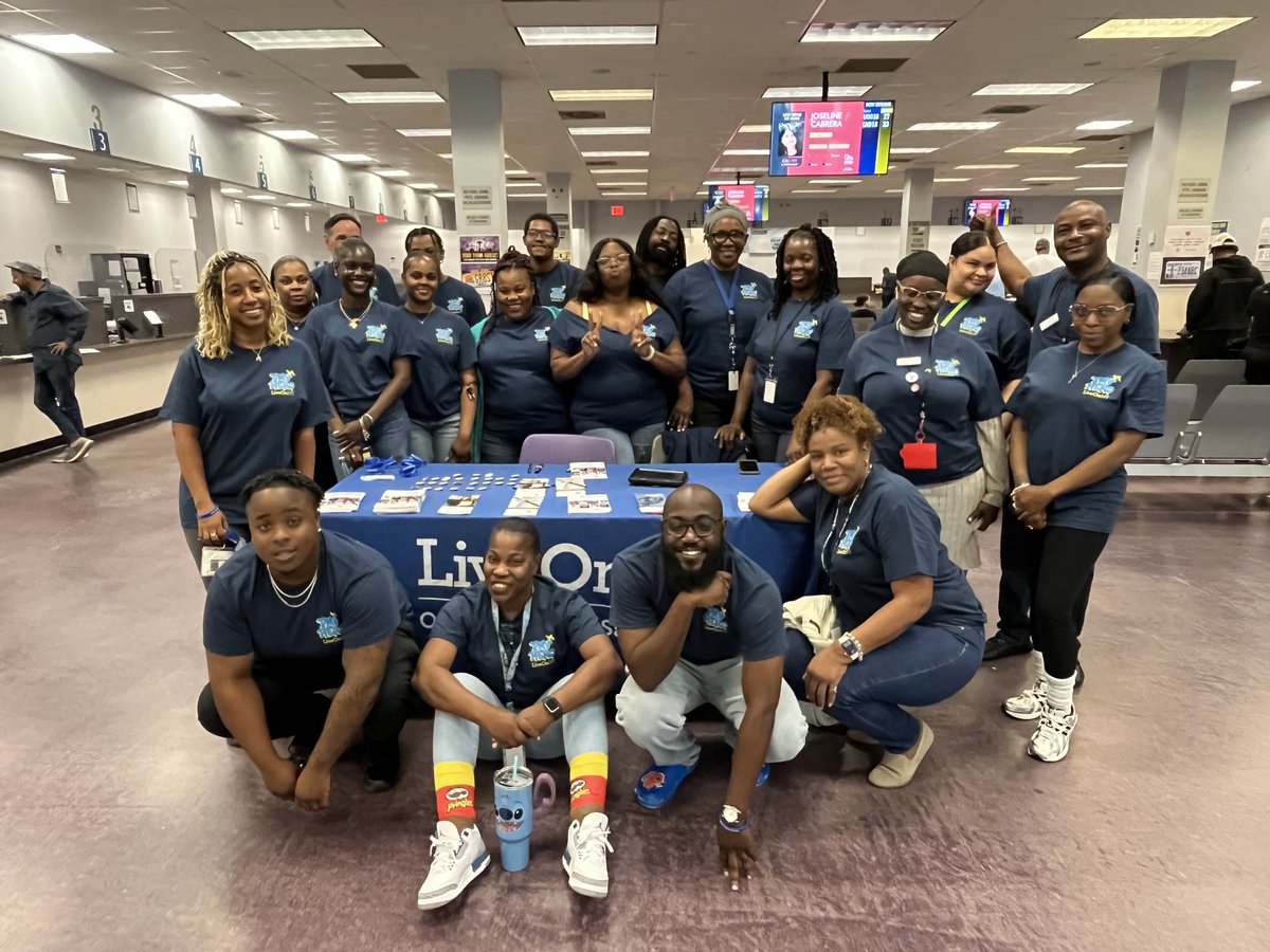 LiveOnNewYork's tweet photo. Behind the counter, @NYSDMV staff are everyday lifesavers.

Closing out #DMVAppreciationMonth with deep gratitude for the DMV workers across New York who help save lives every single day.

Check YES at your next visit or sign up now:
https://t.co/9DIizaM6xx https://t.co/XwGhKxegX1