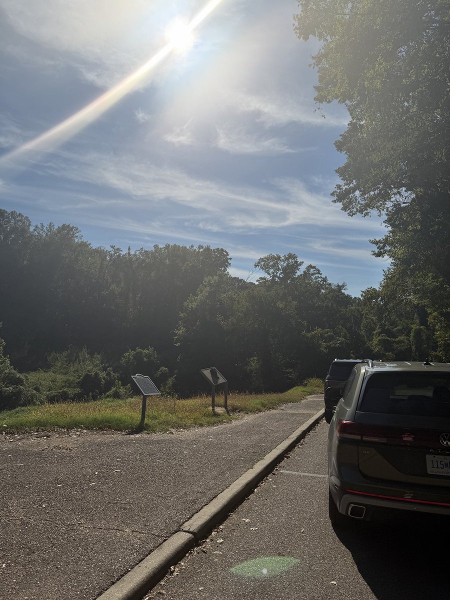 FreddyLA7's tweet photo. Tomorrow is October 1st and it’s still 95 degrees here in Mississippi. When is this heat gonna end? I could do with some cool fall weather🥵 https://t.co/tCdbbk23uB