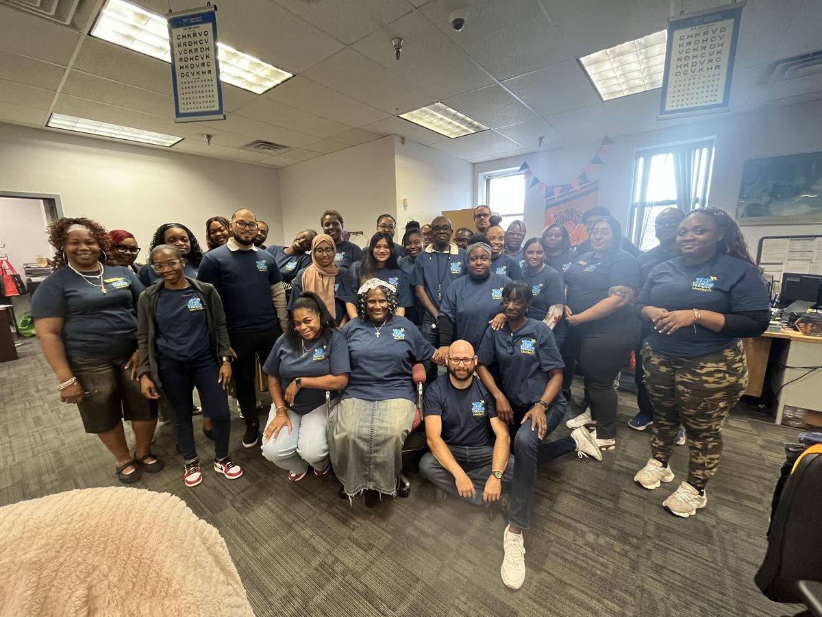 LiveOnNewYork's tweet photo. Behind the counter, @NYSDMV staff are everyday lifesavers.

Closing out #DMVAppreciationMonth with deep gratitude for the DMV workers across New York who help save lives every single day.

Check YES at your next visit or sign up now:
https://t.co/9DIizaM6xx https://t.co/XwGhKxegX1