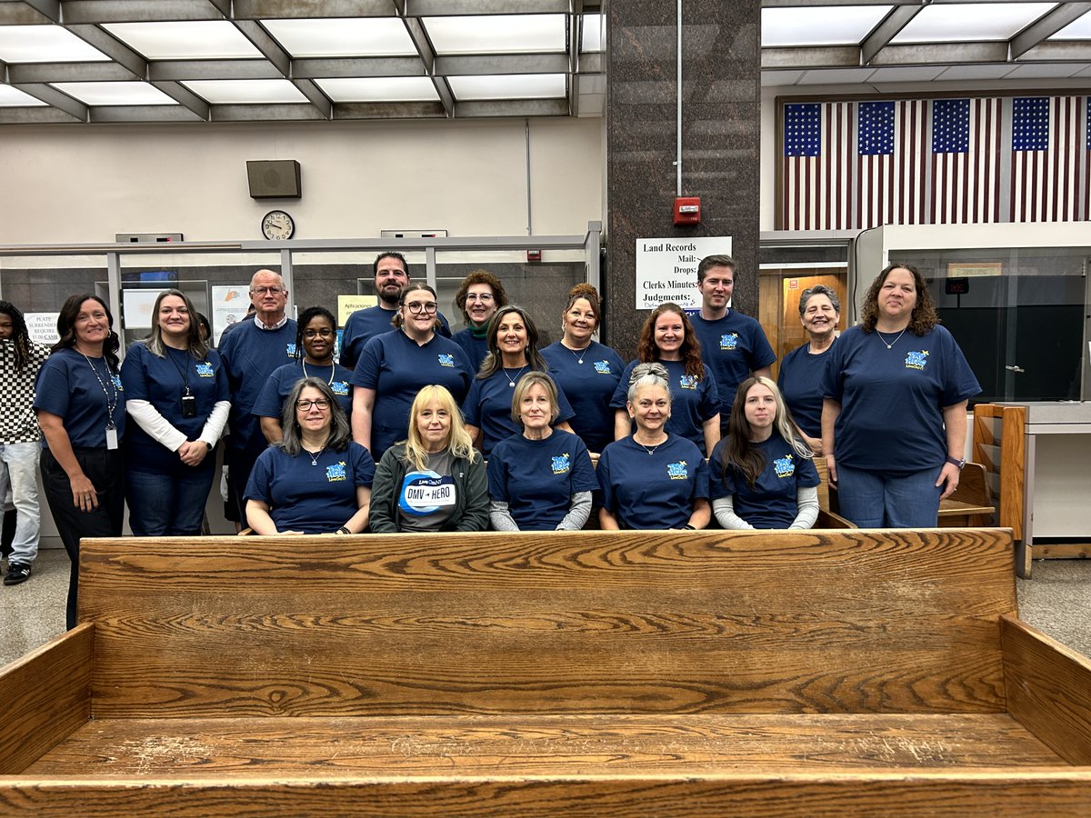 LiveOnNewYork's tweet photo. Behind the counter, @NYSDMV staff are everyday lifesavers.

Closing out #DMVAppreciationMonth with deep gratitude for the DMV workers across New York who help save lives every single day.

Check YES at your next visit or sign up now:
https://t.co/9DIizaM6xx https://t.co/XwGhKxegX1