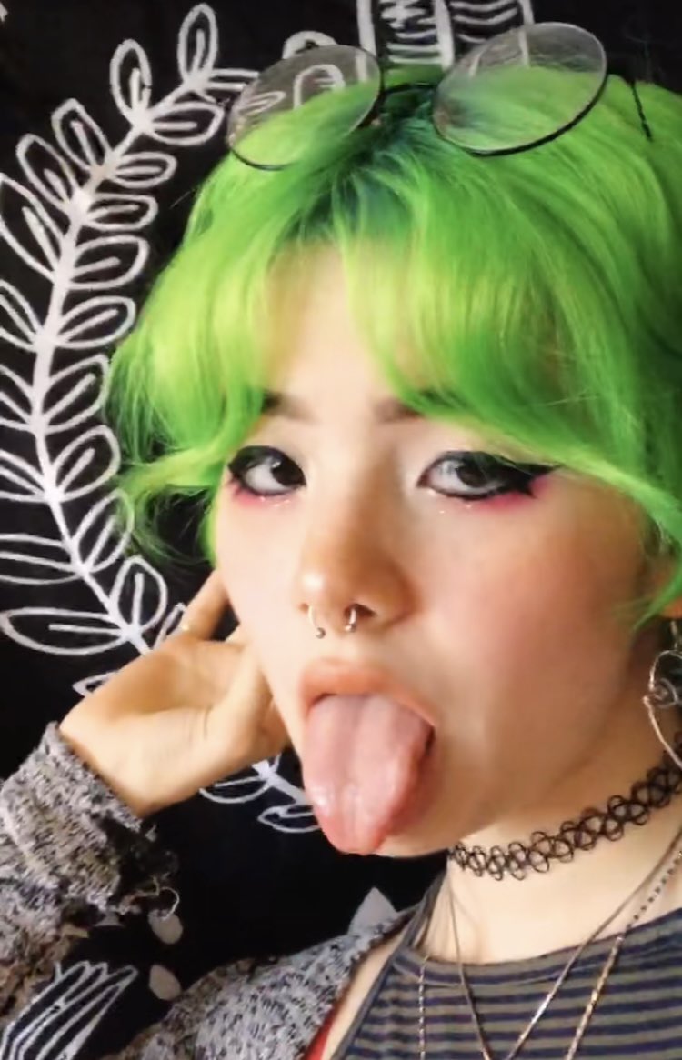 LovingLilyRenee's tweet photo. Blehhh! 👅 (1/1) https://t.co/Wx9h5WHgI3