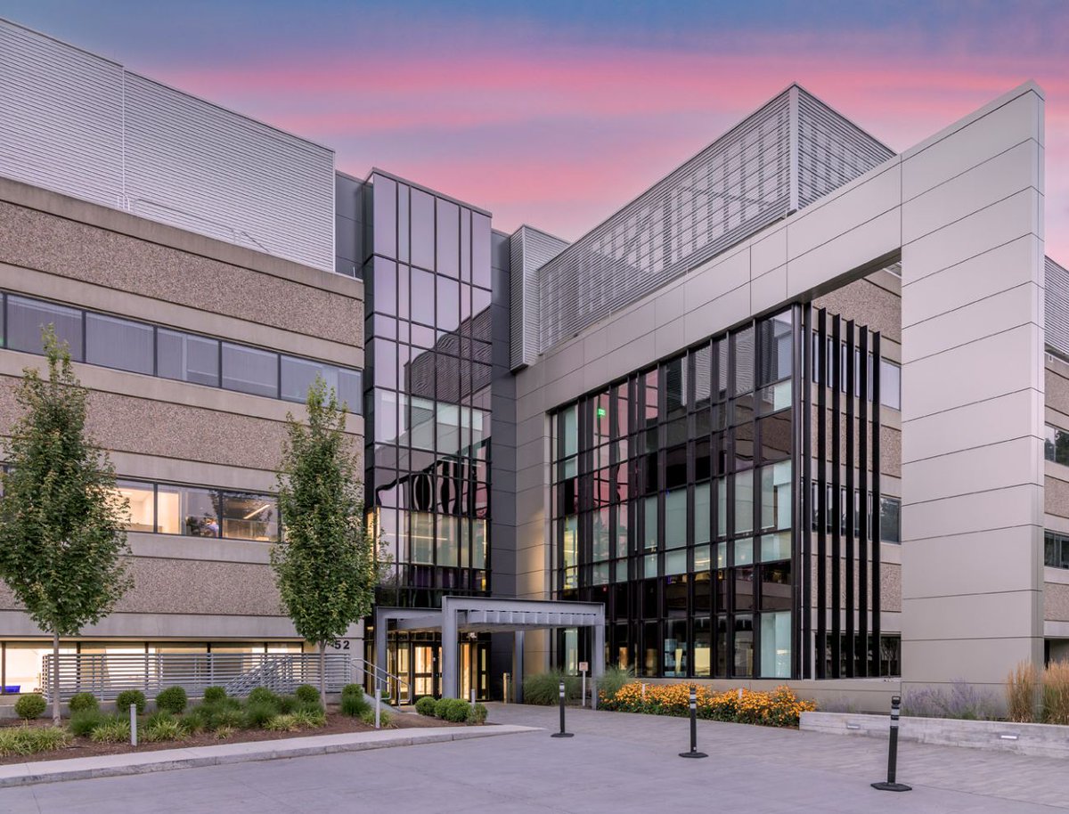DPRConstruction's tweet photo. Early partnership helped transform a 275,000-sq-ft office building into a high-performance lab facility, reducing risk and improving cost certainty. Read how strategic planning can help bring science online sooner: https://t.co/CZ8NLcjS8i https://t.co/Q8HMHpPz7n