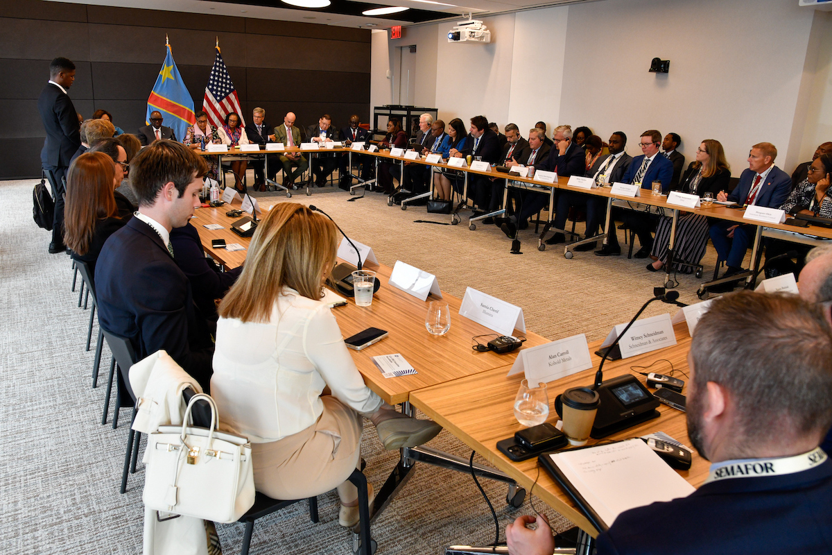 USChamberAfrica's tweet photo. At our U.S.-DRC Prime Minister Roundtable, H.E. Judith Suminwa Tuluka joined business leaders, investors, and government stakeholders to discuss the country's economic priorities and opportunities across critical minerals, energy, infrastructure, and value-added manufacturing. https://t.co/Mnd5UEkCHc