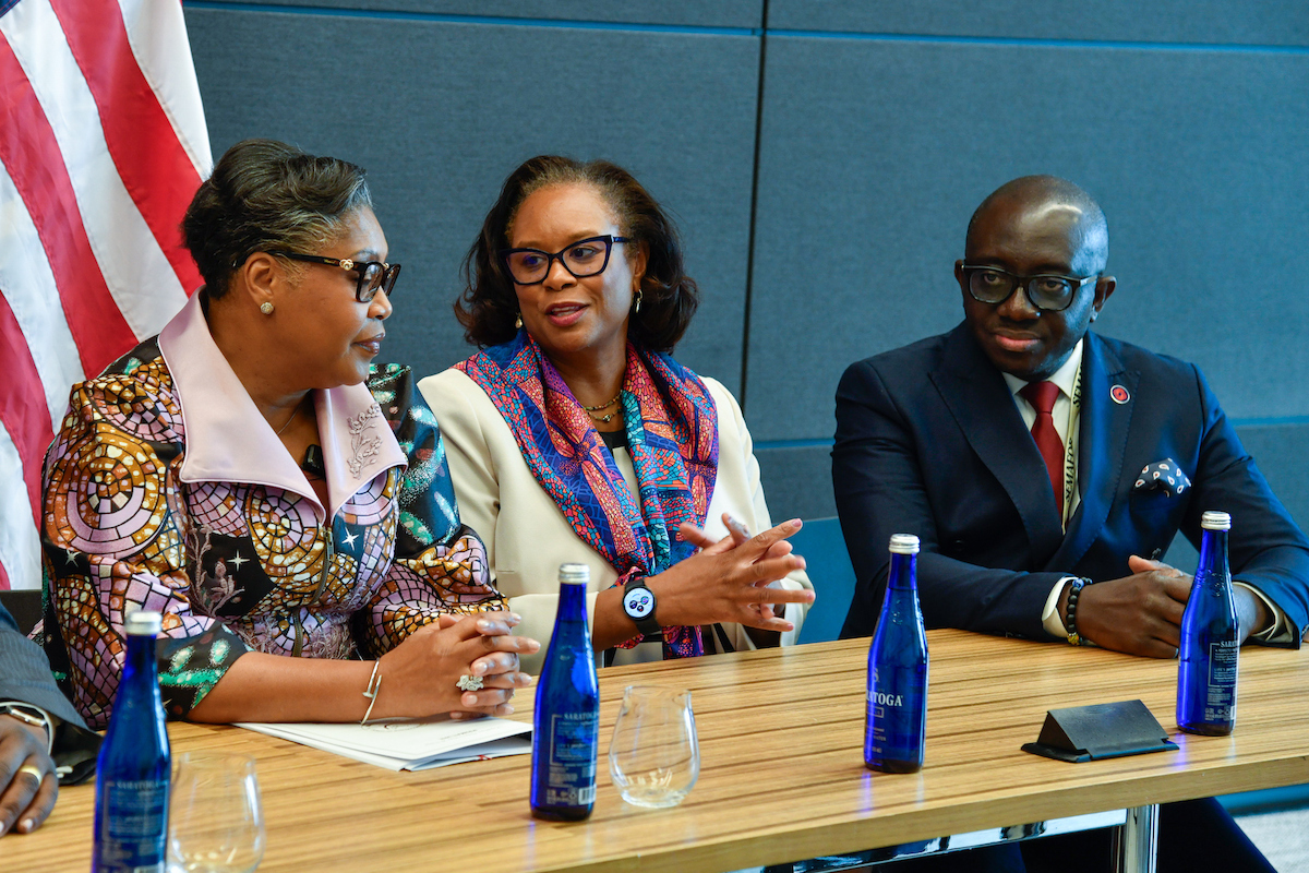 USChamberAfrica's tweet photo. At our U.S.-DRC Prime Minister Roundtable, H.E. Judith Suminwa Tuluka joined business leaders, investors, and government stakeholders to discuss the country's economic priorities and opportunities across critical minerals, energy, infrastructure, and value-added manufacturing. https://t.co/Mnd5UEkCHc