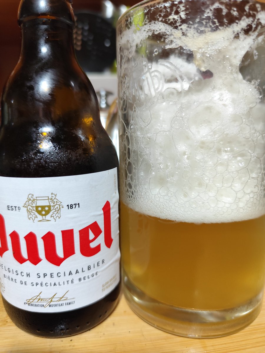 NNFPReturn's tweet photo. #Belgique
#Belgium
#Duvel 👌👌 https://t.co/htFtIEvkzR