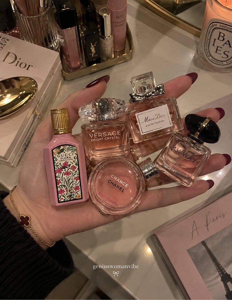 geniuswomanvibe's tweet photo. mini perfumes collection https://t.co/7F7vIrwzTB