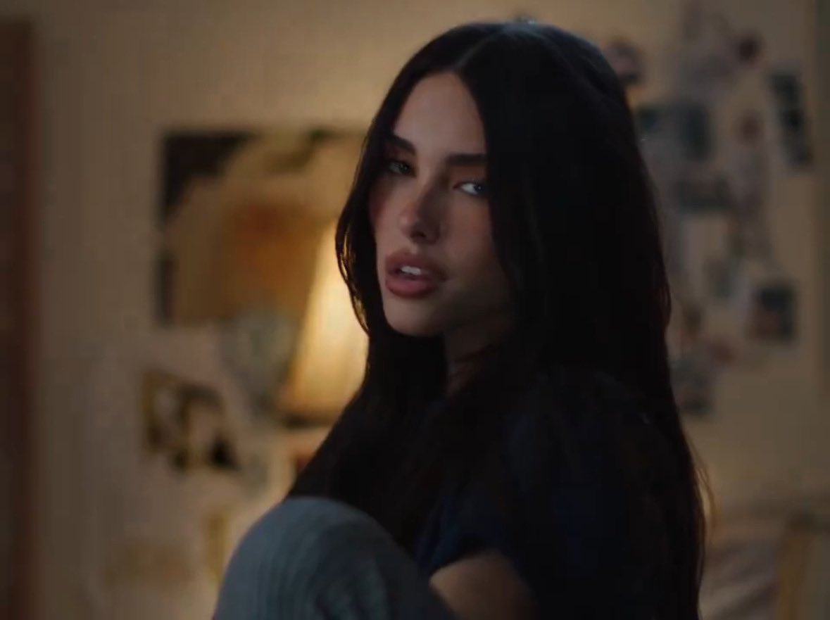 AriaAvenueHQ's tweet photo. 🚨 Aria began trending with over 16,000 tweets, within just 10 minutes of her new single announcement. https://t.co/jzGpyYgMfj