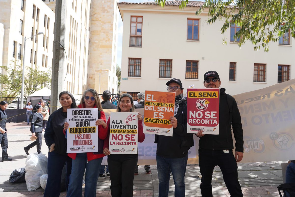 sindesenacol's tweet photo. De los 148 mil millones bloqueados, 119 mil millones corresponden a: 

• $80.000 millones bloqueados en modernización tecnológica
• $25.000 millones congelados para formación profesional
• $13.000 millones en construcción, adecuación y mantenimiento de sedes https://t.co/4hUFwkR9oi