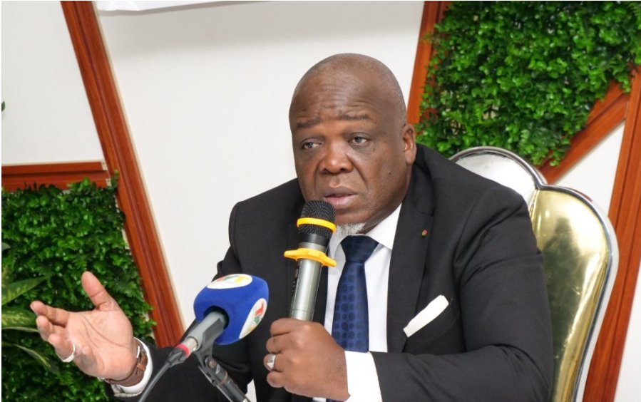 LegalistMagnani's tweet photo. 🇹🇬 DROITS HUMAINS : LE TOGO À L’HEURE DE SON PROCHAIN EXAMEN À L’ONU !

Sous la conduite de @PAdjourouvi, le Togo finalise son rapport pour le 4ᵉ cycle de l’EPU. 🇺🇳

📌 Transmission prévue en octobre 2026
📌 Examen en janvier 2027

#Togo #DroitsHumains #EPU #ONU https://t.co/rYEaL5plGq