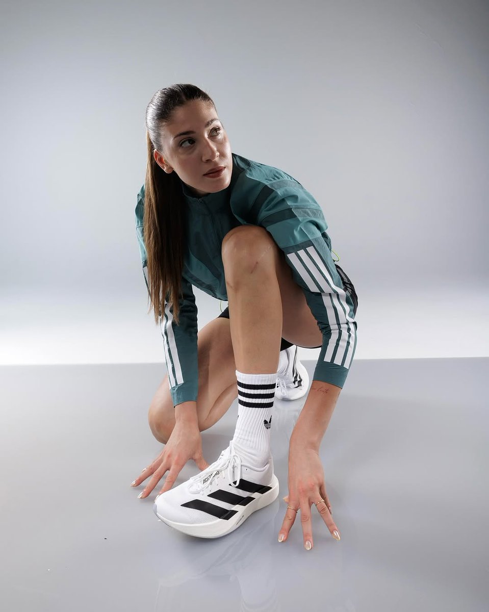 GMartin64919's tweet photo. Gücü ve performansıyla ilham veren İlkin Aydın, efsane ikiliyi tamamlamak için EVO SL ile bir araya geldi. 💚
EVO SL ile her adımda hız seninle olsun.
Adizero EVO SL şimdi satışta. https://t.co/T9Qy0whhiO