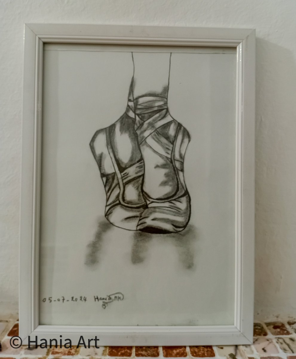 HMobrika46488's tweet photo. #Ballet #PointeShoes #BalletArt #PencilArt #Drawing #Art #رسم #باليه https://t.co/uvm0X8rRnX