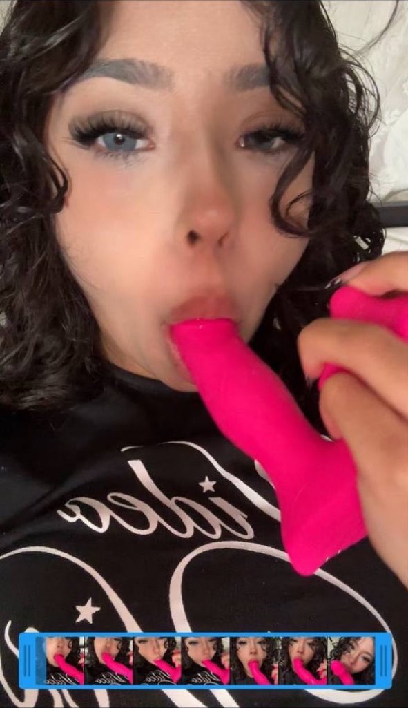 serena2wet's tweet photo. Dm to see me use it 😋 https://t.co/zIaJGFYdie