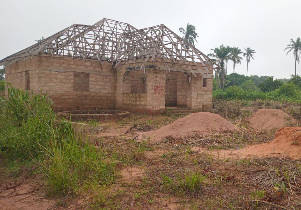 PrimeAssetsProp's tweet photo. HOUSE FOR SALE 🏡‼️

This is an uncompleted 3 bedroom flat for sale on a land dimension of 100 by 100ft located at ibienafe.

Asking Price: 17m

Land size: 100 by 100ft

Location: ibienafe 

 Dm 08023335676/09045318547 on Whatsapp 
#fypシ゚viral #viralvídeo https://t.co/SnulkJJP9B