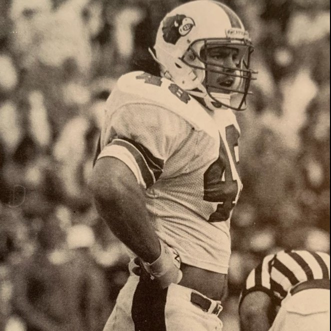 HighPrairieFarm's tweet photo. OTD Oct. 22, 1988. Super Win. At Louisiana Superdome in New Orleans, Louisville outscores Tulane 38-35. Jay Gruden 320 yds passing. Mark Sander 15 yd INT TD. Cards third straight win in what becomes six-game win streak to record 8-3 mark in Howard Schnellenberger's fourth season. https://t.co/A8Mmi8CWdz