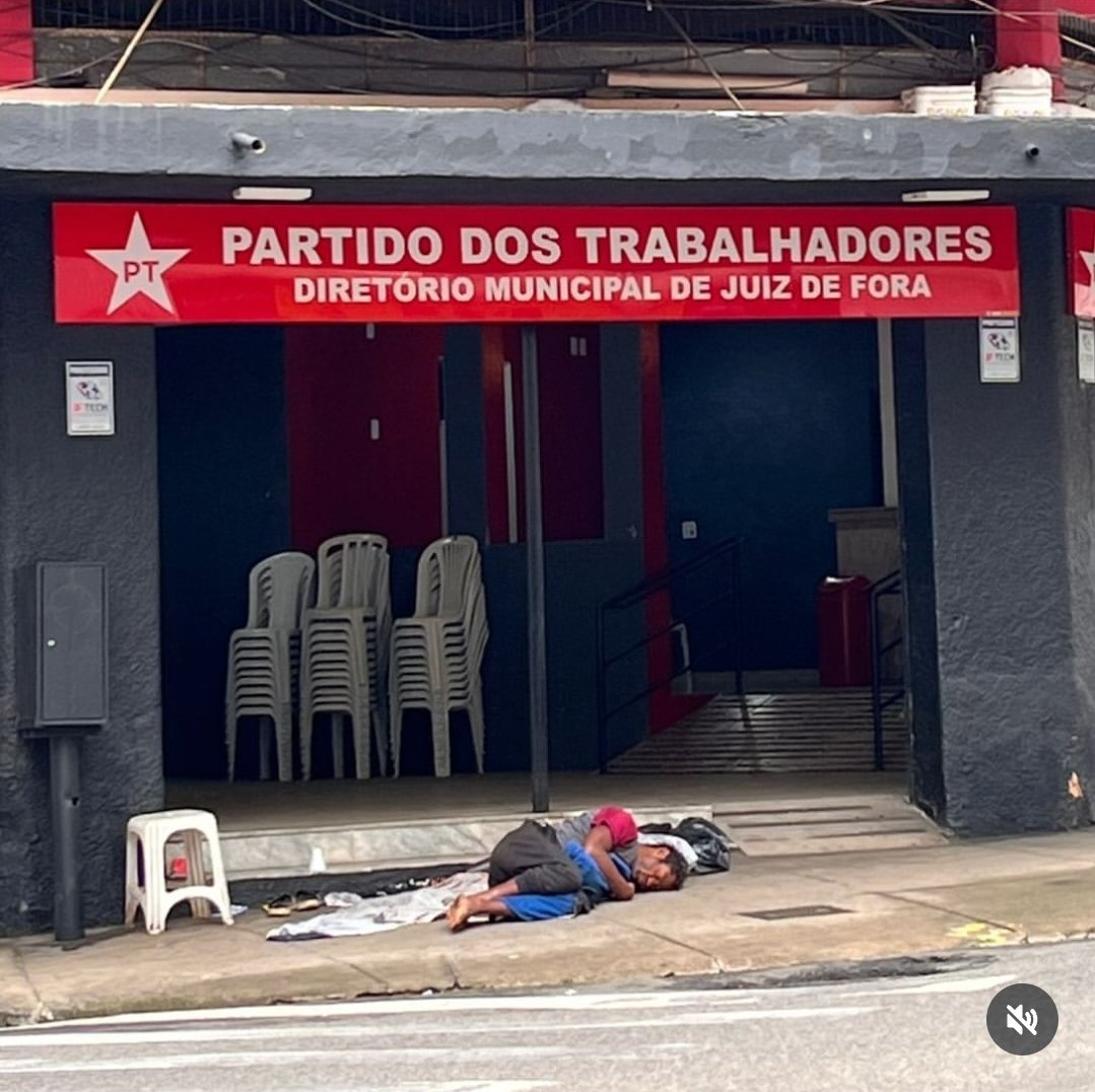 PPreacaRN's tweet photo. Uma imagem q vale mil palavras
FORA PT
PT NUNCA MAIS
FORA LULA https://t.co/pU2p6fOJMC