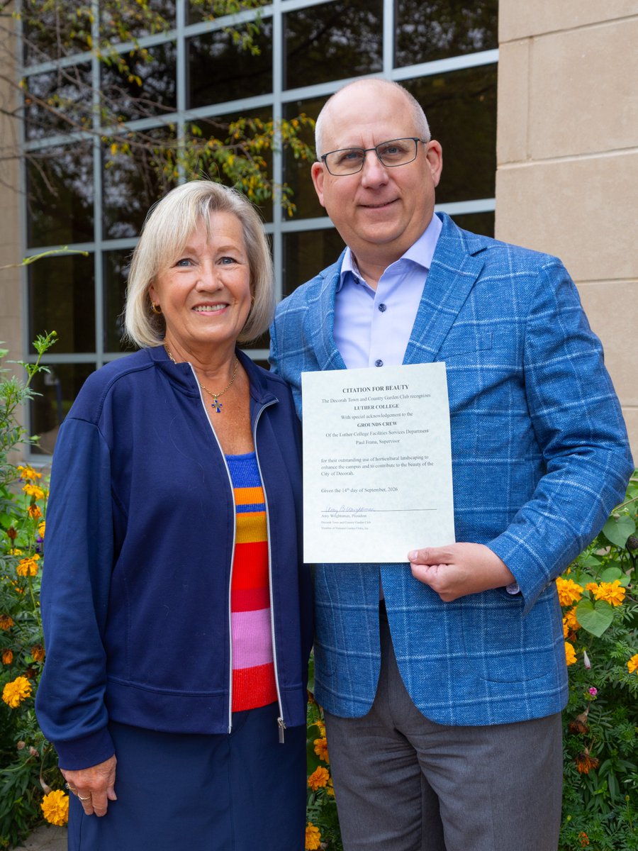 luthercollege's tweet photo. Luther’s grounds crew received a Citation for Beauty Award from the Decorah Town and Country Garden Club on Sept. 14. The award recognizes their landscaping work and contributions to Decorah. Thank you to our grounds crew and “I Pull for Luther” volunteers for all you do!🌿 https://t.co/gCybYHpDou