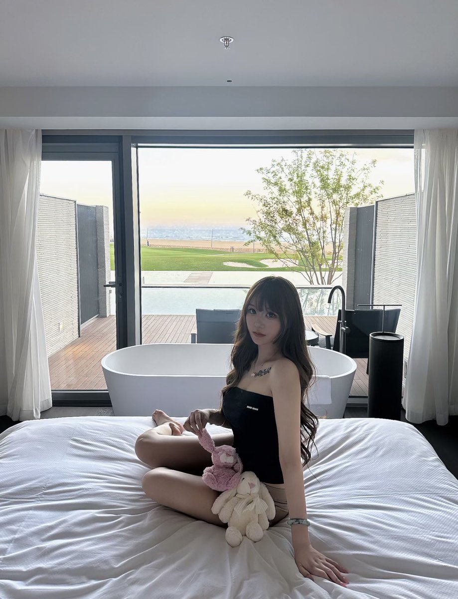 DeviUranga's tweet photo. 你们在X约到几次了？ https://t.co/BAIi1zV4QC