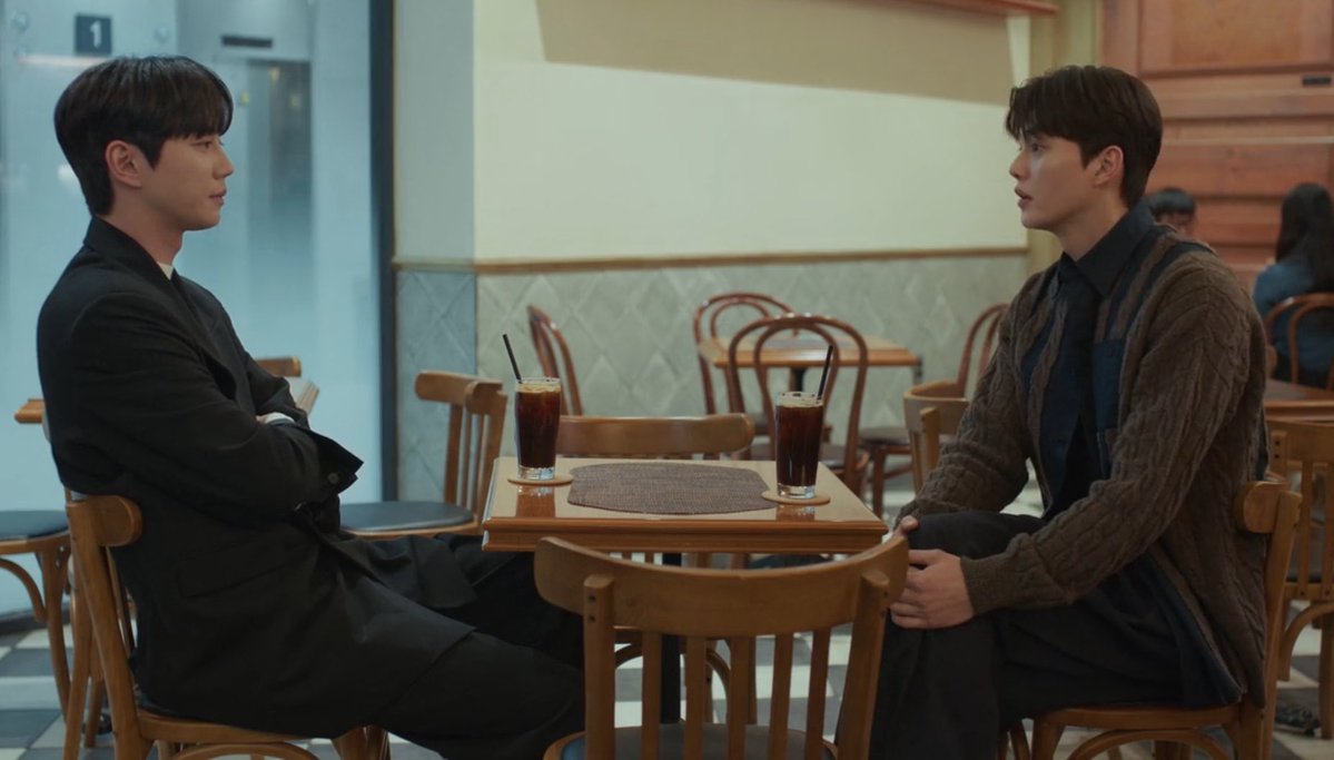 jngpio's tweet photo. the difference in the way they sit…i think it’s obvious who the omega and who the alpha is 😭 https://t.co/mPOlejeZtd