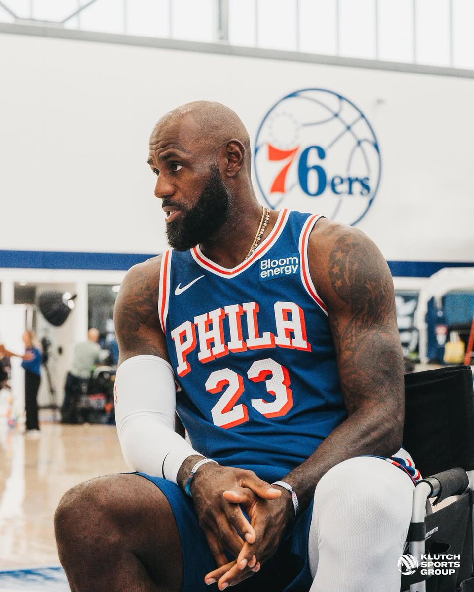 goatjamesx's tweet photo. 👑🫡😤 #LeBronJames #KingJames👑 #JamesGang #StriveForGreatness🚀 #Philadelphia76ers #Philadelphia #76ers #Philly #NBABasketball #NBAMediaDay #NBA https://t.co/AQtz8egmHo