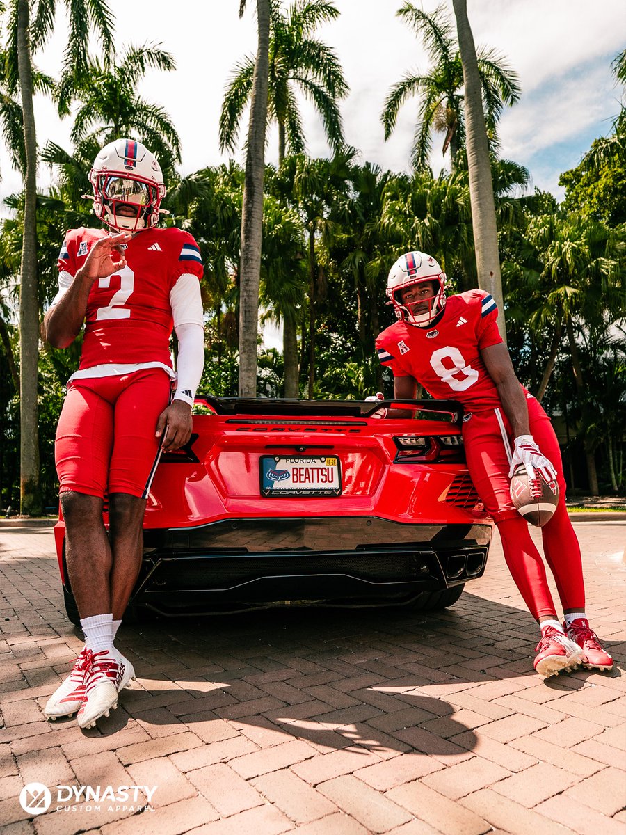 FAUFootball's tweet photo. ⚪️🔴🔴

#WIP🏝️ https://t.co/55G1KqKFn1