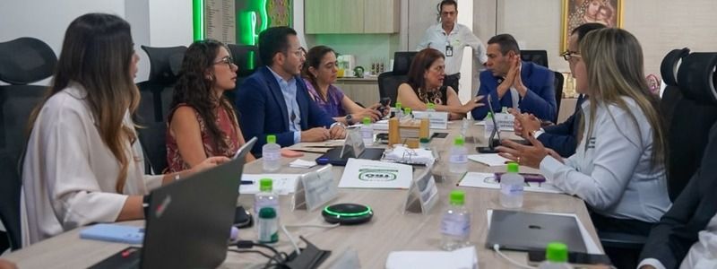 ASOTIC's tweet photo. 🇨🇴 La ministra TIC @AlexandraFalla inició un recorrido por las juntas directivas de los canales regionales. En Telecaribe y Canal TRO revisó su situación, proyectos y necesidades de modernización, con miras a fortalecer la televisión pública.

https://t.co/EeQcqq0tOx https://t.co/NCkyG2PN29